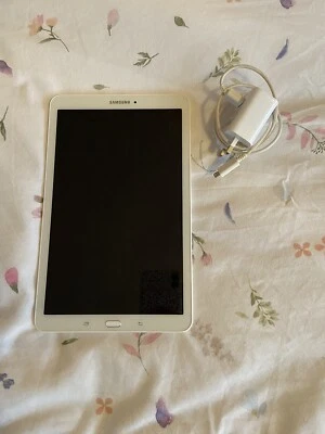 Samsung Galaxy Tab E, 9.6, SM-T560, White - Image 1 of 4