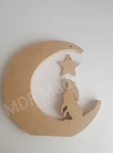 MDF BASTELFORM. HOLZHASE AUF MOND MIT HÄNGEM STERN 15 CM HOCH - Bild 1 von 1