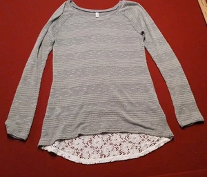 WOMEN'S SHIRT M Gray Long Sleeves White Lace Shirttail Back Hem Xhilaration - Picture 1 of 7