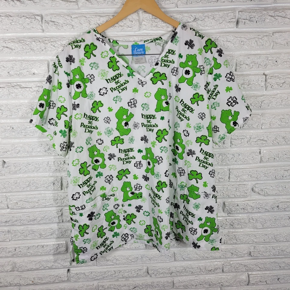 Blusa Médica Unisex St Patricks Day Care Bears 2X Plus Verde Mezcla de Poliéster Médica Foto 1 de 4