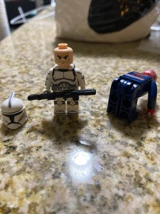 Lego Star Wars Marvel Minifigur Lot-Spiderman + Clone Trooper - Bild 1 von 3