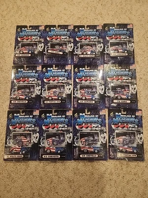 Muscle Machine Estrellas y Rayas 1:64, 01-91 a 01-102 Juego de Coleccionista y Juego de Carrera Foto 1 de 4