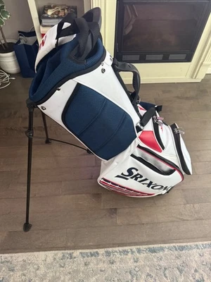 Bolso de pie Srixon edición limitada EE. UU. Foto 1 de 4