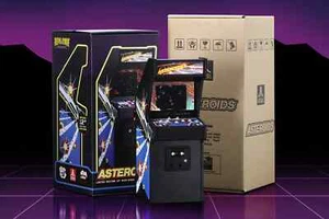 NEW WAVE TOYS REPLICADE ASTEROIDEN ARCADE VIDEOSPIEL ATARI 1/6 NEU VERSIEGELT *US* - Bild 1 von 9