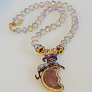 KIRKS FOLLY STYLE CAT ON THE 1/2 MOON LUCITE PENDANT NECKLACE AURORA BOREALIS - Picture 1 of 24