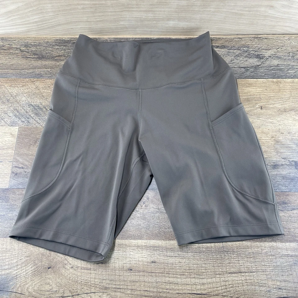 Nike One Women's Training High-Rise Shorts 8" Size XS (Olive) FZ6758-004