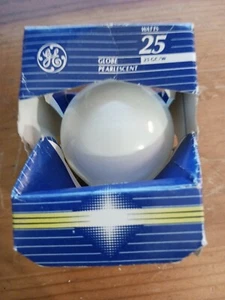 Base Candelabro GE 25W Globo Perlado CG 161-A7-K - Imagen 1 de 3