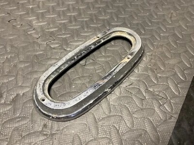 Anillo de luz trasera Studebaker Champion 1950 pieza # 289760 OEM Foto 1 de 4