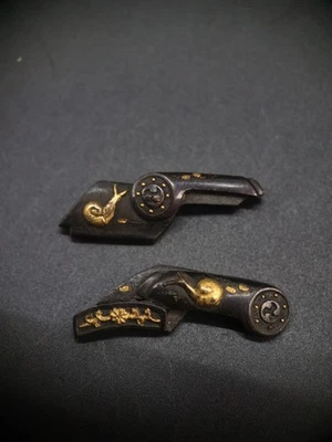 Olhos de caracol japonês azulejo Menuki para período Wakziashi Edo antigo C072 - Imagem 1 de 4