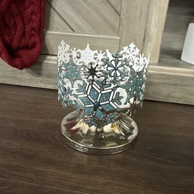 Bath and Body Works 3-wick Candle Holder Snowflakes Winter Christmas - Image 1 of 4