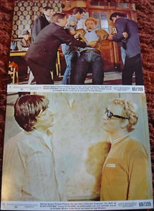 ALLES GEPFLEGT IN SCHWARZEN STRÜMPFEN Konvolut 2 Original Filmfotos - Bild 1 von 1