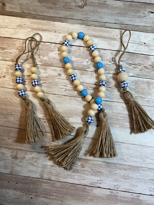 Handmade Blue & White Check Wood Bead Garland With 3 Tassels/ornaments. - Изображение 1 из 4