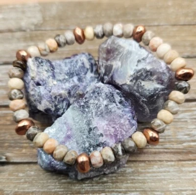 Pulsera de cuentas pepita de coral y cobre fosilizado Foto 1 de 4