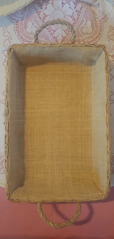 Raffia Straw/Rattan Pryrex Casserole Basket lined/handles fruit VTG pre-owned Cover