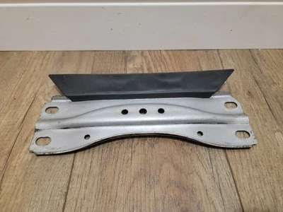 08-2017 Audi A4, S4, A5, S5, RS5, Q5, SQ5 B8 tren de rodaje escape travesaño montaje Foto 1 de 4