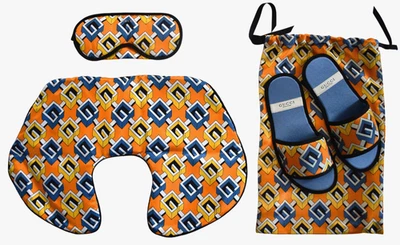 🆕️CONJUNTO DE VIAGEM GUCCI Geométrico G SEDA - Travesseiro de pescoço, máscara para os olhos, chinelo tamanho P - Imagem 1 de 4