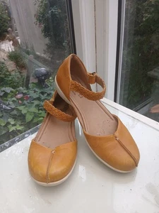 HOTTER ORTHOLITE LADIES LEATHER FLAT TOUCH FASTEN SUMMER SHOES SANDALS SIZE 4 - Picture 1 of 4