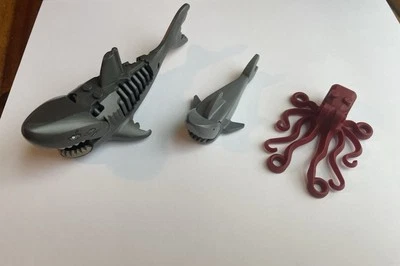 Lote LEGO Animal Tiburón y Pulpo. Tiburón zombi, pulpo rojo oscuro Foto 1 de 4