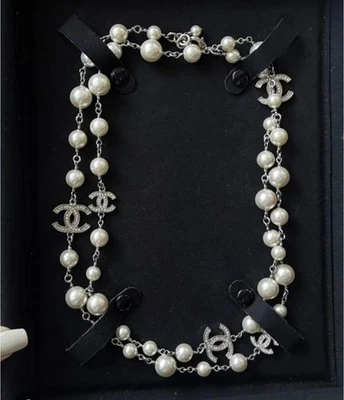 Chanel Faux Perlenkette Mit 5 CC Kristall Logo Halskette Silber NP 1.600€ - Bild 1 von 4