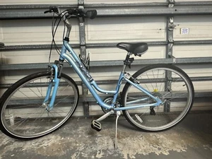 Women's Hybrid Bicycle - Diamondback Vital 2 - Picture 1 of 8