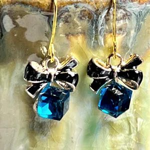 Gold Tone French Hook Turquoise Gift Box Bow Dangle Earrings. Artisan. S061 - Picture 1 of 4