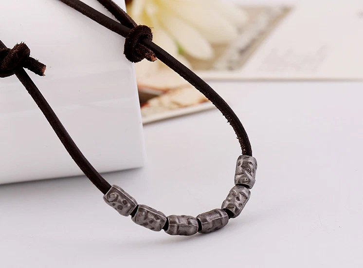 Nuevo collar de surfista de cuero marrón hecho a mano para hombre gargantilla de cadena concha de bala de colección Foto 1 de 4