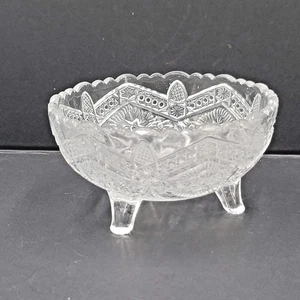 Cuenco de vidrio prensado vintage de 3 patas de 4" x 2,5" - Imagen 1 de 8