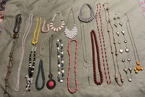 vintage (LOT OF 20) NECKLACES necklace COSTUME JEWELRY MIXED nice BEAUTIFUL N3 - Bild 1 von 15