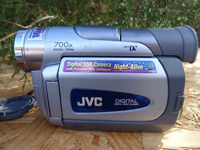 JVC D90 Camcorder -  Silver GR-D90U FOR PARTS REPAIR AS IS - Image 1 of 4