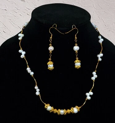 Collar y pendientes de perlas blancas hechos a mano de 19 pulgadas Foto 1 de 4