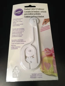 Wilton Fondant Cutter and Embosser - NEW - 3 Edge Styles - Cake Decorating - Picture 1 of 4