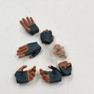 Hands Figure Hot Toys Avengers Age Of Ultron MMS302 Quicksilver 1/6 Accessories - Picture 1 of 2
