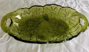 Vintage Indiana Glass Avacado Green Glass Oval Relish Tray Handles w Daisies - Picture 1 of 5