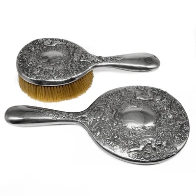 Antiguo Victoriano Gorham 1896 ESPEJO DE TOCADOR ESTERLINA Y CEPILLO Querubín Corazón PESADO Foto 1 de 4