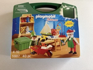 Playmobil 5987 40 Piece Christmas Set w/green Storage Case -New - Bild 1 von 4