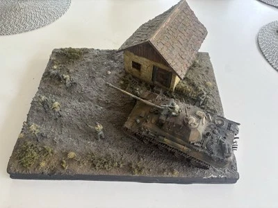 Built 1:35 Scale WWII Eastern Front Diorama: Panzer Panther Tank and Figures - Image 1 of 4