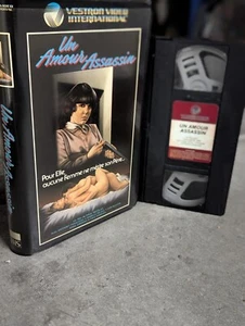 VHS Un Amour Assassin, Vestron Rare Téléfilm Sybil Danning - Picture 1 of 1