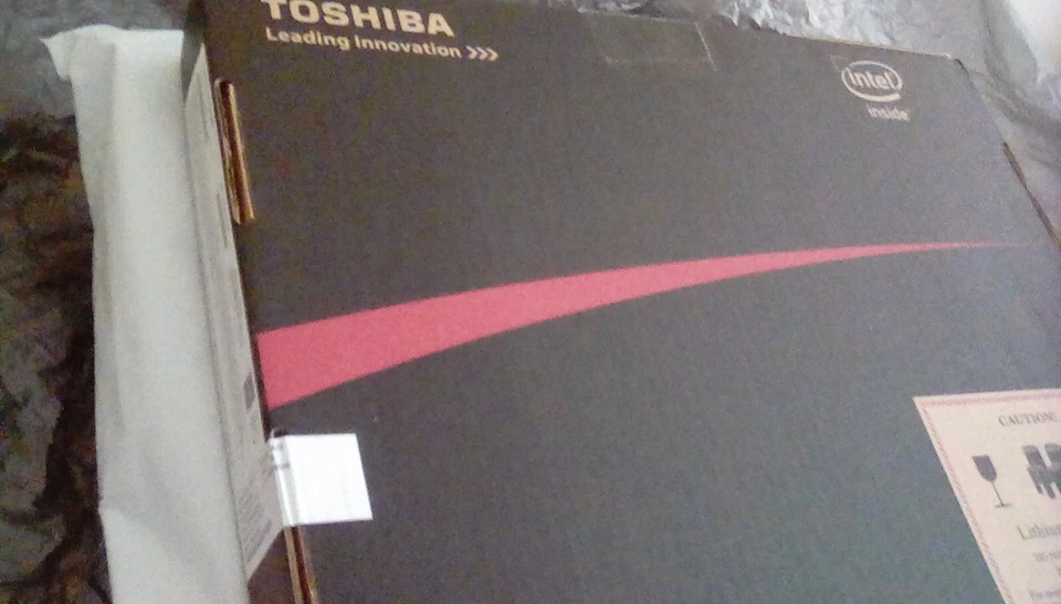  NUEVO SELLADO - Portátil Toshiba C55-B5362 15,6 pulgadas 2014 Procesador I3-4005U 4 GB 500 GB Foto 1 de 1