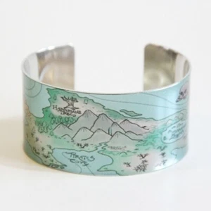 Brazalete Brazalete Peter Pan Neverland Mapa Plata Fandom FOTM Joyería Nuevo en Paquete - Imagen 1 de 6