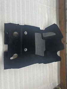 2015-2018 JEEP RENEGADE FRONT LEFT DRIVER SIDE FLOOR CARPET COVER LINER MAT OEM - Picture 1 of 5