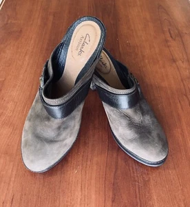 Clarks Artisan Brown Suede Heeled Mules Size 7.5 M Leather 31417 Gold Ring Comfy - Picture 1 of 16