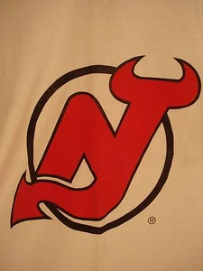 Camisa de Hockey NJ Devils Talla L Cuello en V NHL Souvenir 100% algodón Nueva sin etiquetas Fanático del Hockey - Imagen 1 de 6