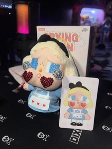 DIJE DE PELUCHE DESLUMBRADO POP MART LLORAR BEBÉ LLORANDO DE NUEVO - ELLA ES ALICIA AUTÉNTICA - Imagen 1 de 4