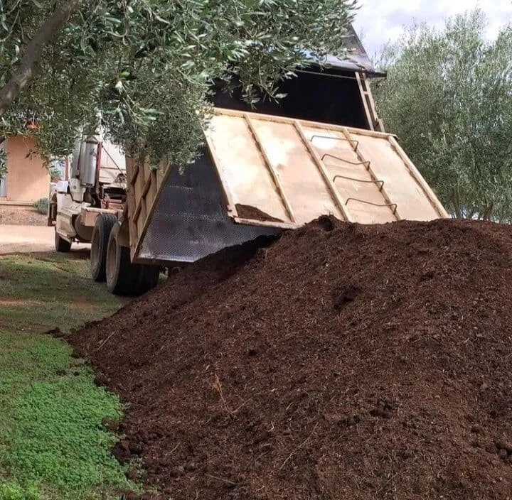 Cow Manure + Vermicompost ( Dried and cleaned) Fertilizer Organic - Farm made - Image 1 of 4
