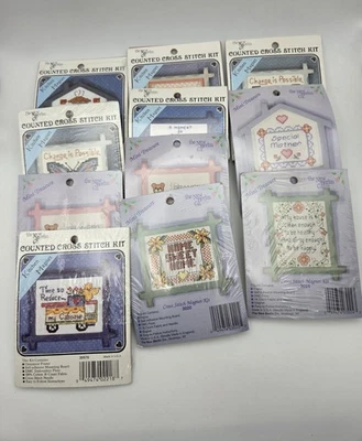 The New Berlin Co. Lote de 11 kits de imanes de punto de cruz y mini tesoros Foto 1 de 4