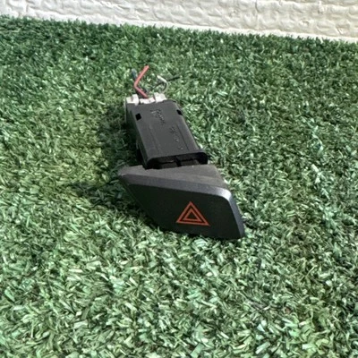 2011-2014 HYUNDAI SONATA Emergency Hazard Dash Button Switch OEM 202009278 - Изображение 1 из 4