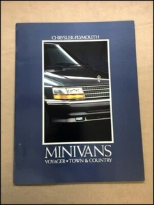 1992 Chrysler Town & Country Plymouth Voyager Car Sales Brochure Catalog - Picture 1 of 10