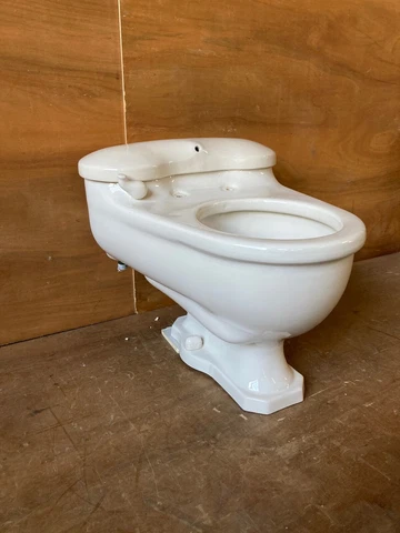 Antique Ceramic Deco Case Kidney 1 Piece Toilet White Porcelain Low Boy 268-22E Cover