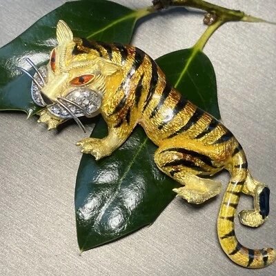 Ювелирные изделия брошь из 18-каратного золота с бриллиантовой эмалью текстурированный тигр зверь поместье - Изображение 1 из 4