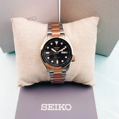 Reloj automático Seiko SRPE58 para hombre Seiko 5 deportivo de acero de dos tonos con esfera negra Foto 1 de 4